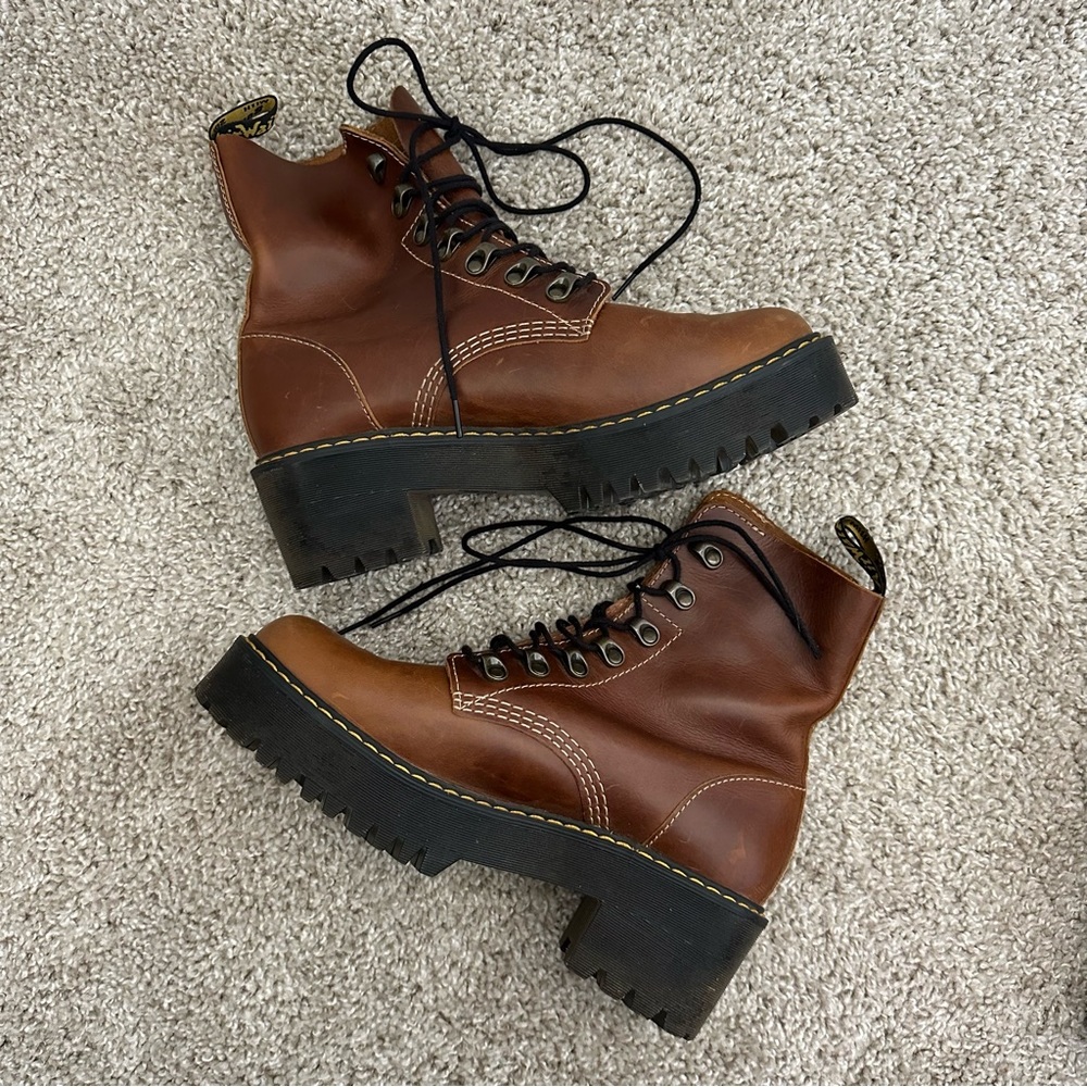 Dr Martens Leona Temperley Boot - Brown